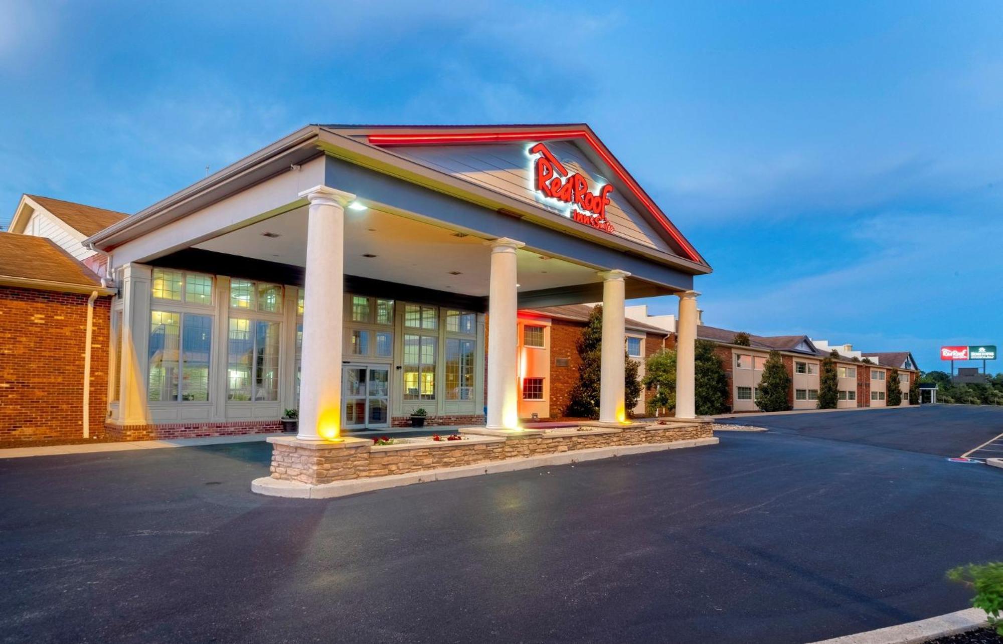 Red Roof Inn & Suites Wilmington - New Castle Exterior photo